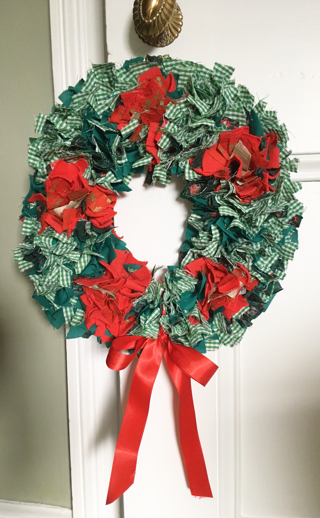 Handmade Green gingham and Red Rag Rug Christmas Wreath with Bow