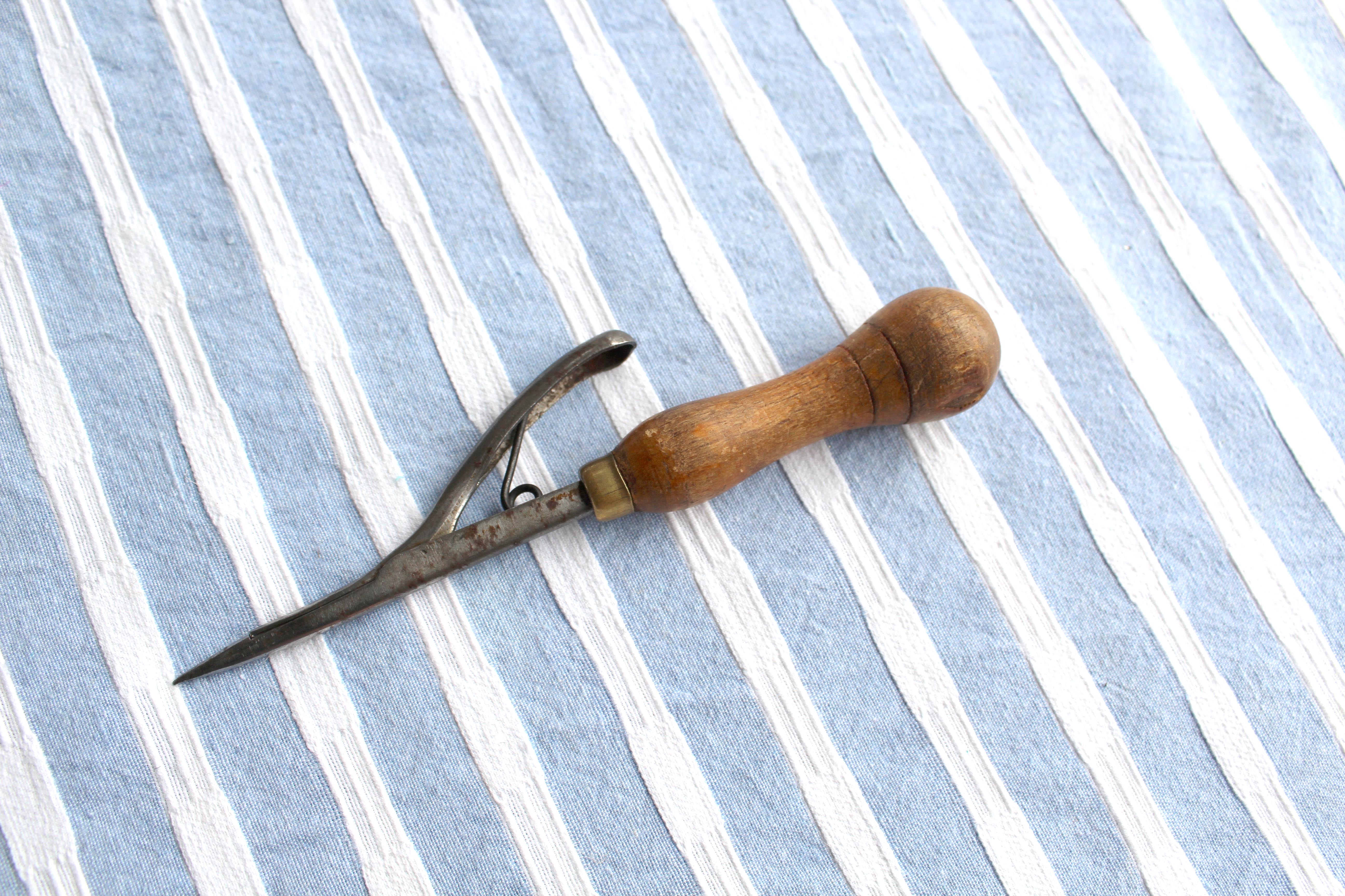 Brown's Patent Rag Rug Tool