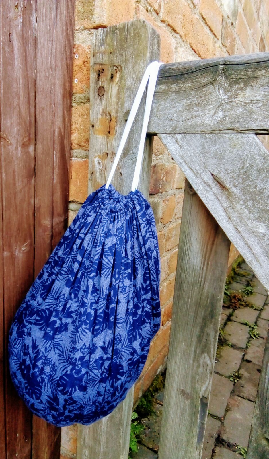Drawstring bag made out of an old t-shirt