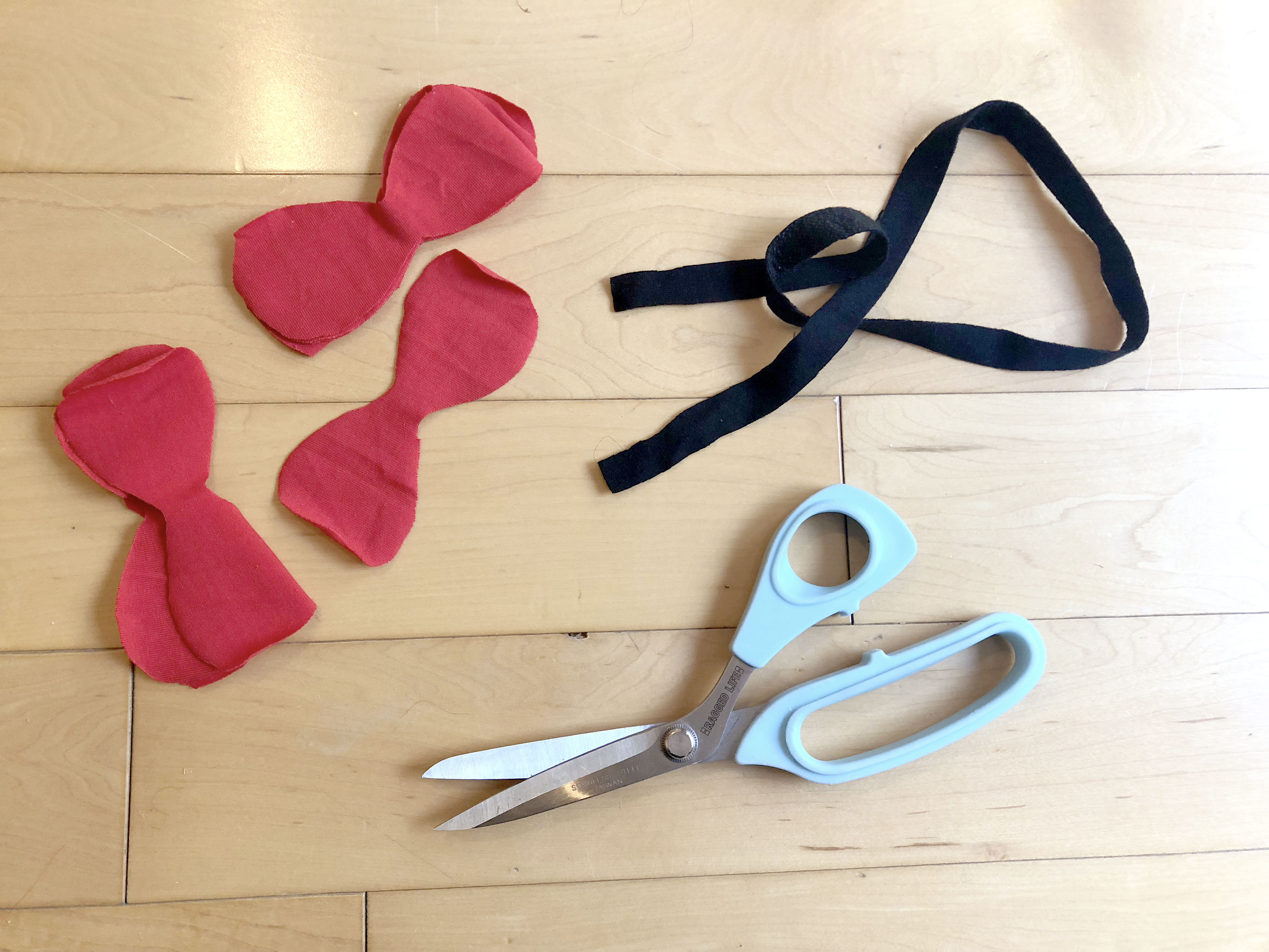 Fabric preparation for rag rug poppies with rag rug scissors
