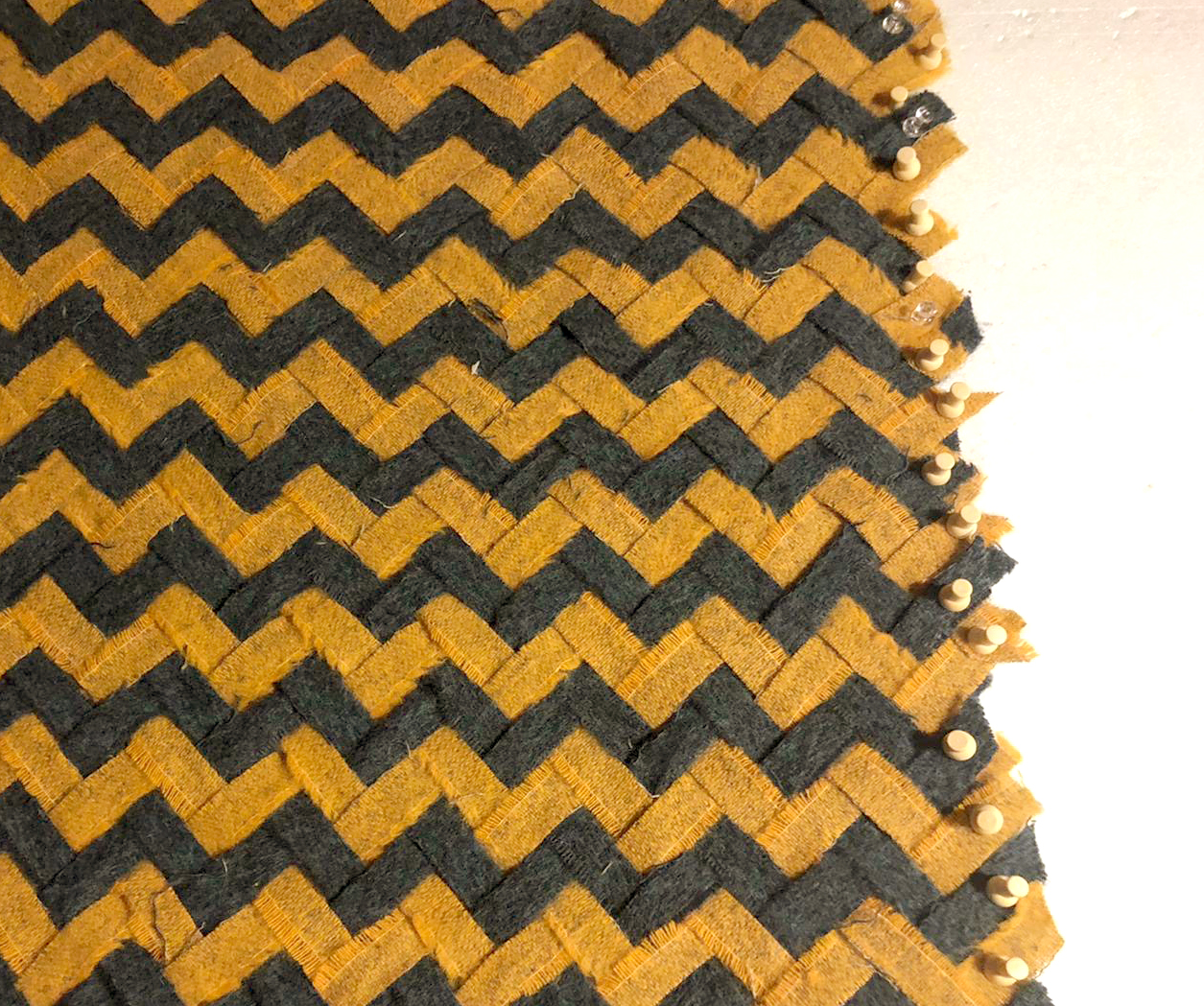 Sample Zig Zag Design Ribbon Blanket Yarn Weaving Blue Yellow