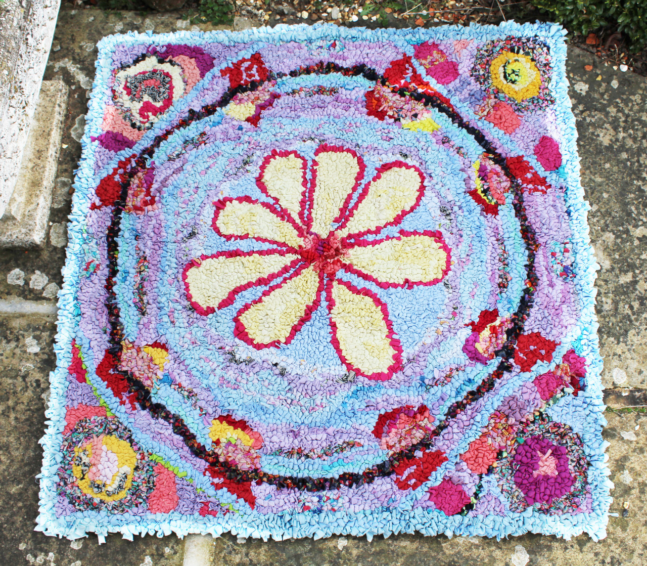 Ragged Life Blog Rag Rug of the Month Flower Power Ragged Life Blog