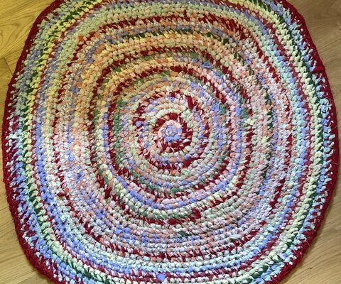 Crocheted circular rag rug