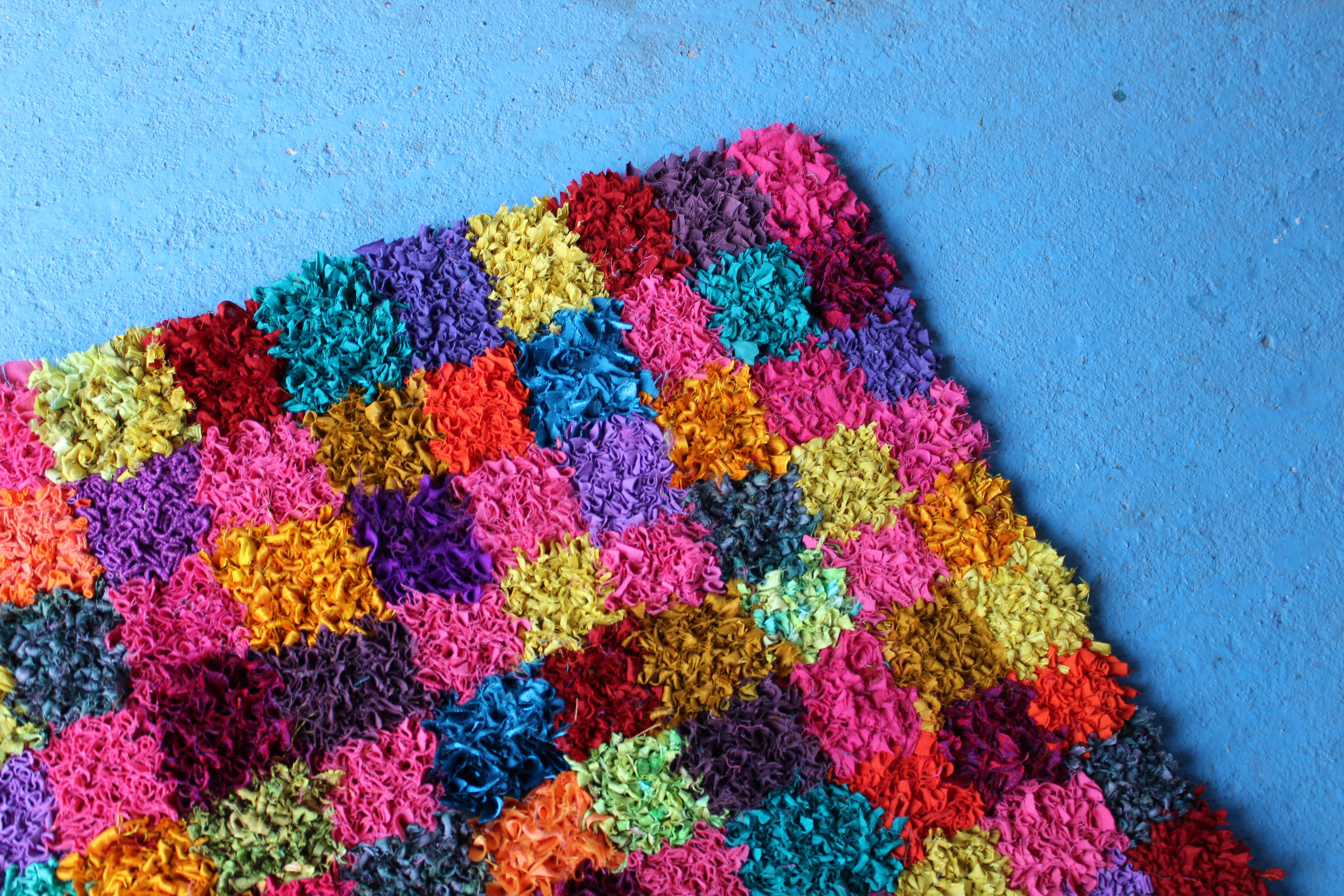 Beautiful handmade rag rug - great idea for reducing textile waste