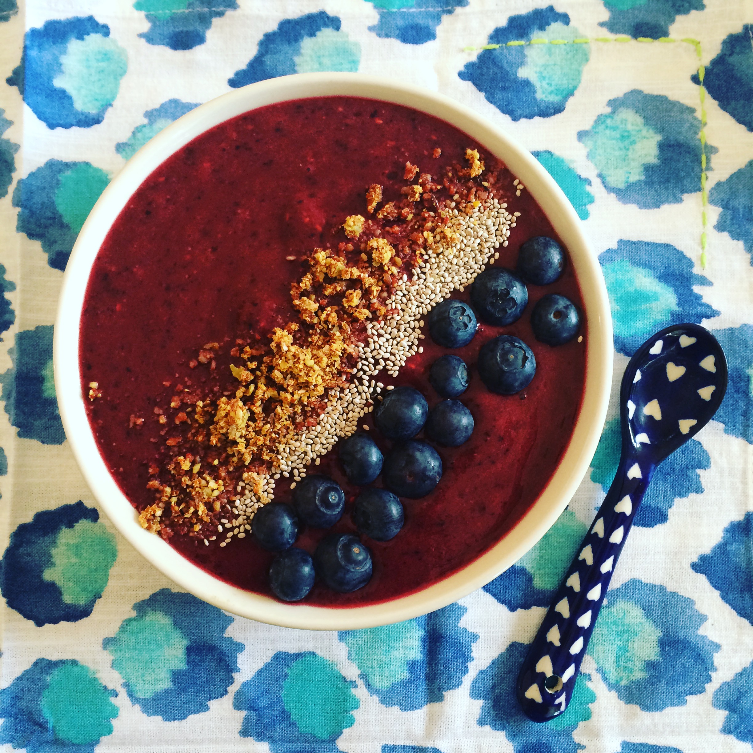 Raspberry and Blueberry Smoothie Bowl 
