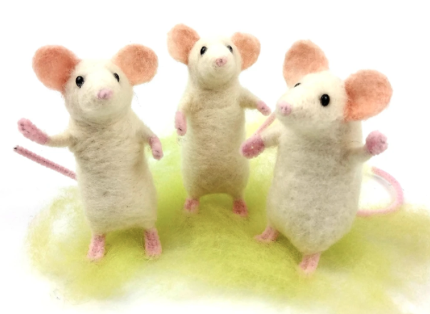 craft projects three white mice figures
