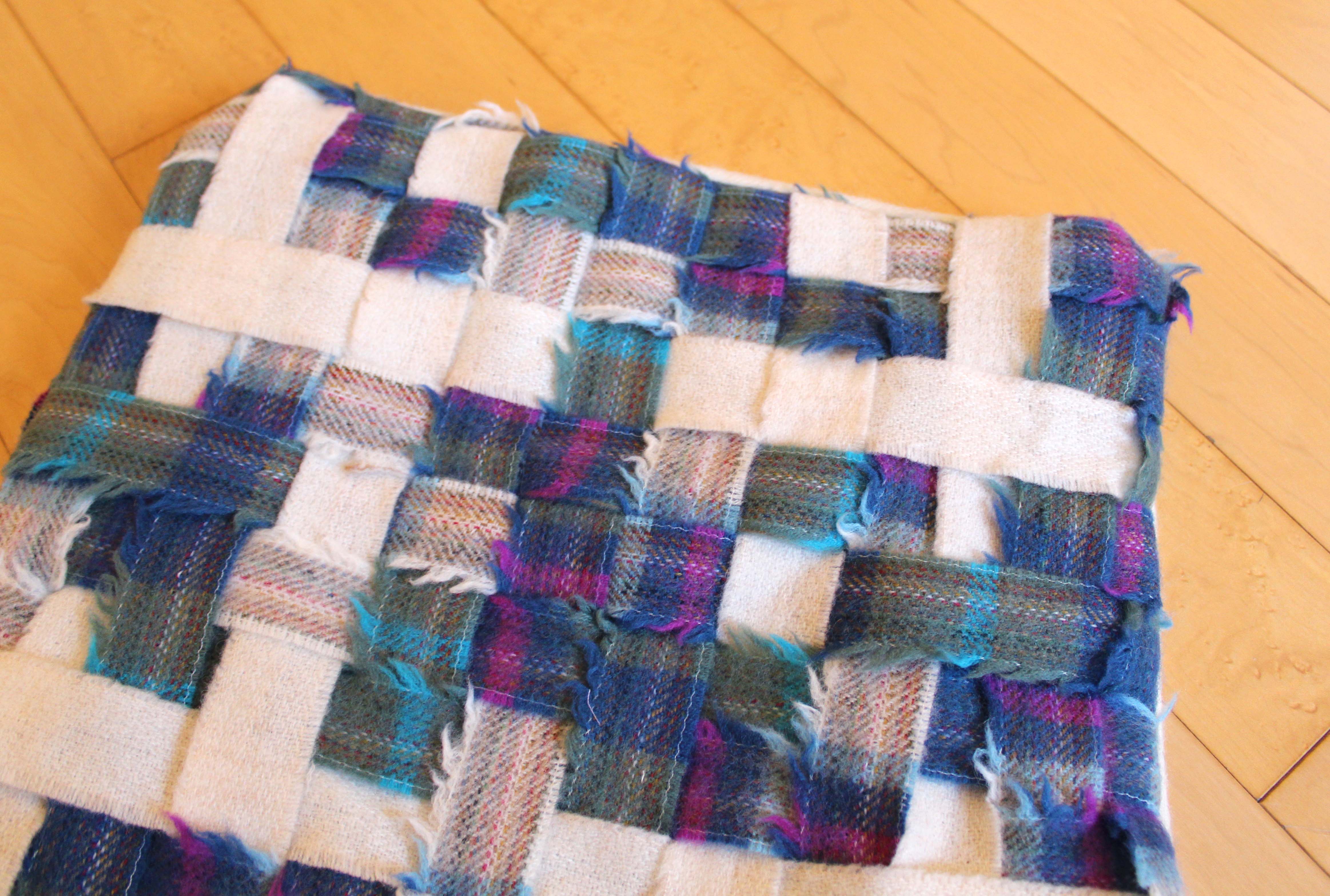 Tartan blanket yarn weaving