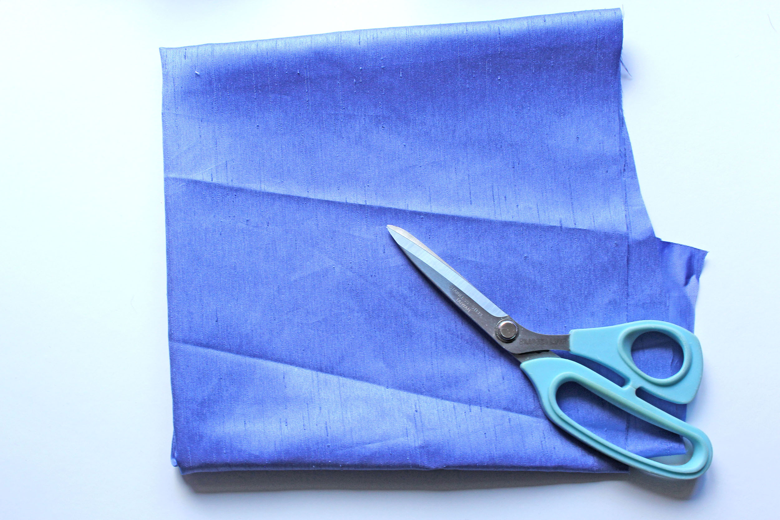 Deconstructing Garment into Panel Fabric Pieces