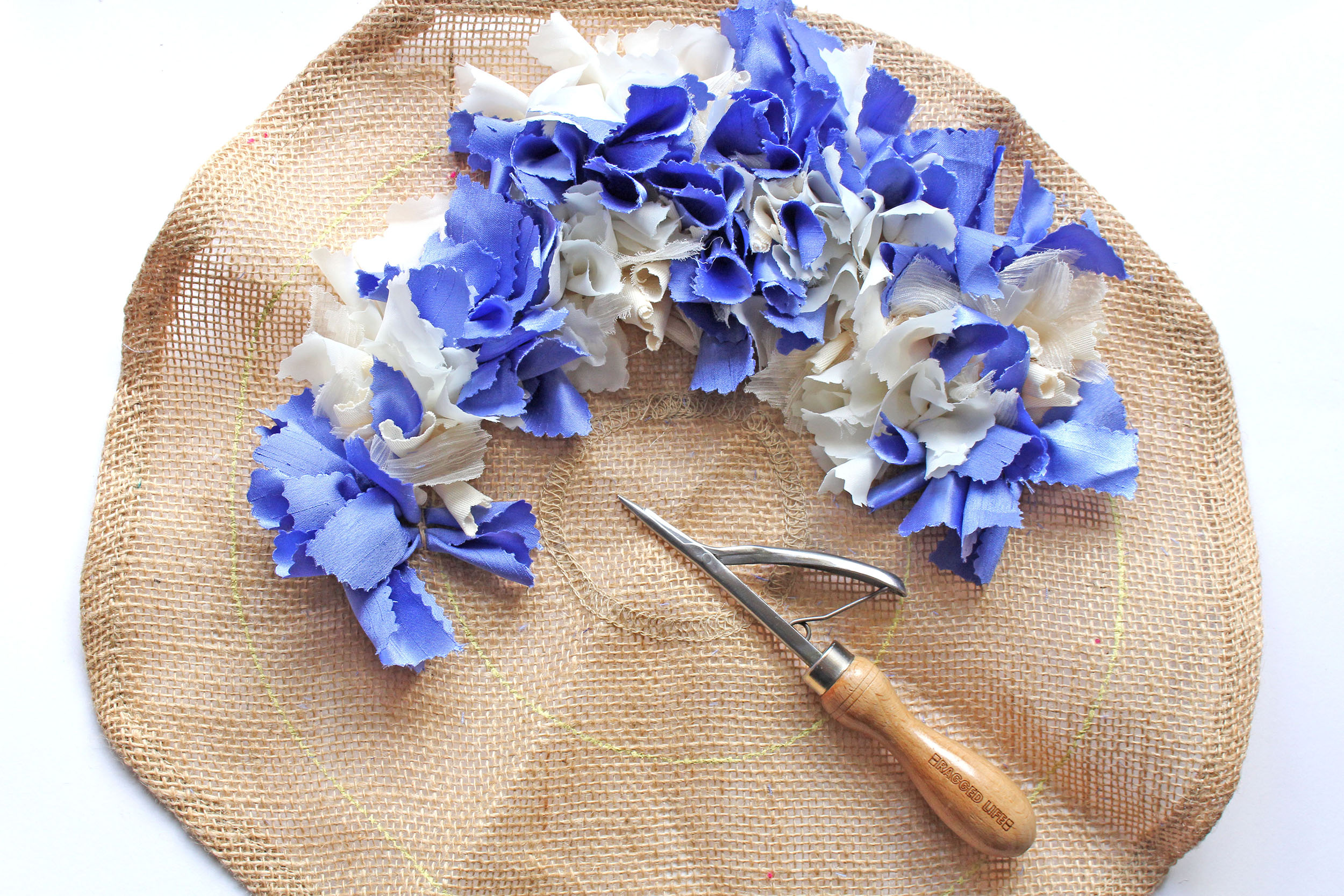 Wreath Pinking Shears Half Ragged