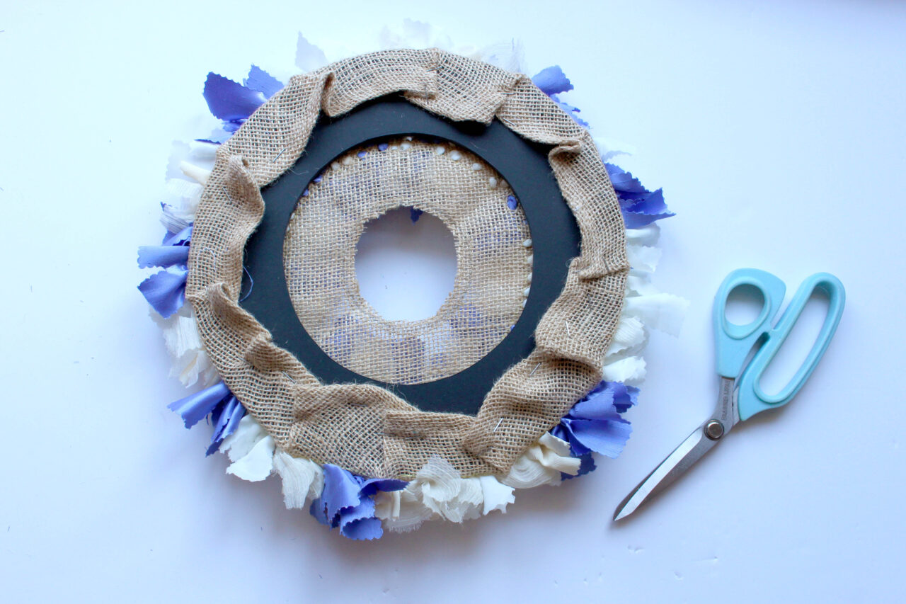 Cutting Middle Circle of Wreath